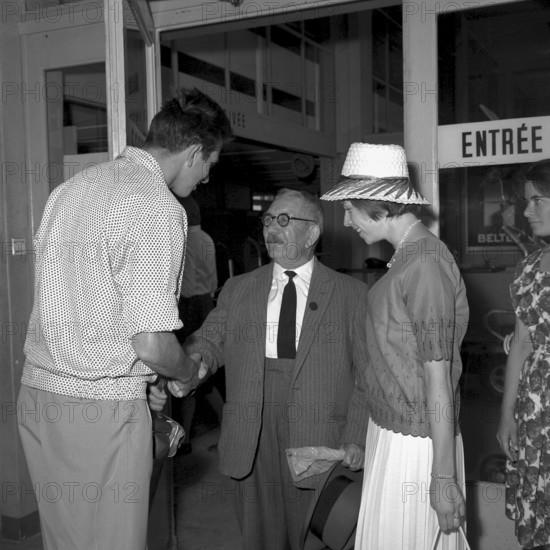 80 years old RUB subscriber Emil Kopp flying from Kloten to Geneva, 1962