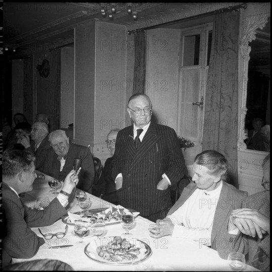 100 years of the first ascent of Monte Rosa, intern. mountain climber week, Zermatt 1955: Banquet with former member of Federal Council von Steiger