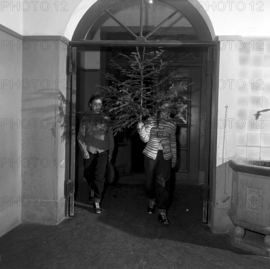 Christmas party at scool in Gohl 1960