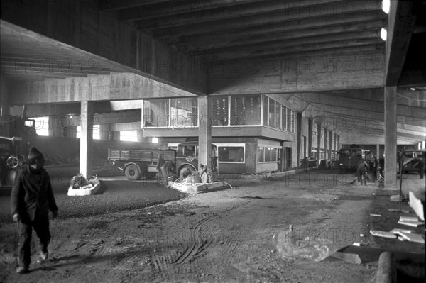 Tunnel Great Sankt Bernhard: last works in the car station before opening, 1964