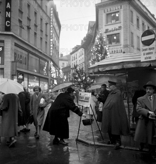 Salvation army collecting money in christmas time,Lausanne 1952