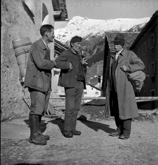 Men in Rheinwaldtal GR 1941