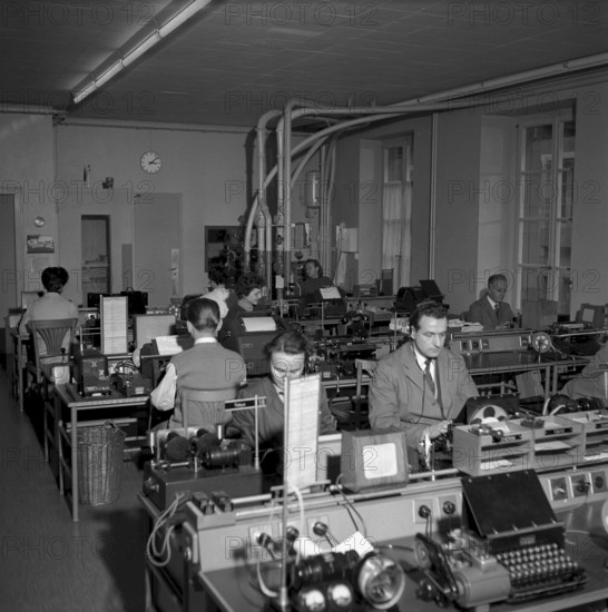 Christmas Eve 1954: telegraph office Geneva
