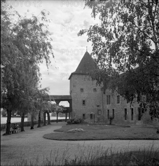 Rolle castle, 1949