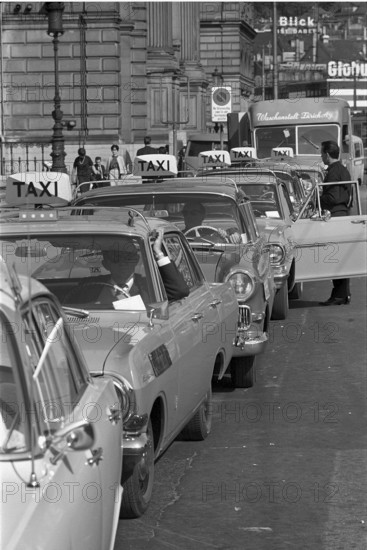 Taxis in front of the railway station, Zurich 1966