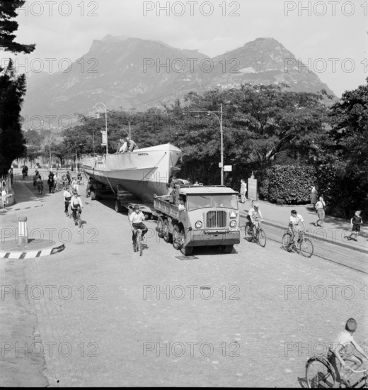 Overland motor ship transport in Ticino 1945