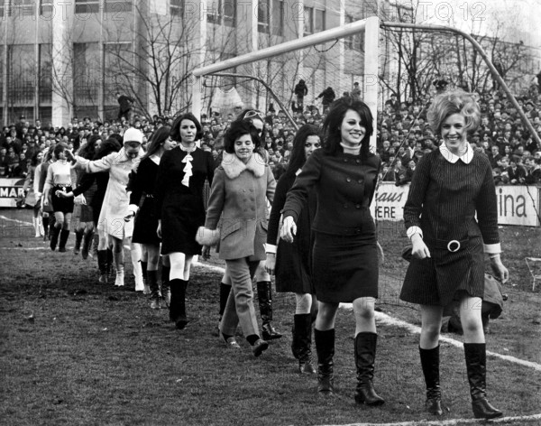 Miss Switzerland 1968 candidates on the pitch before semifinal of the Cup in Winterthur