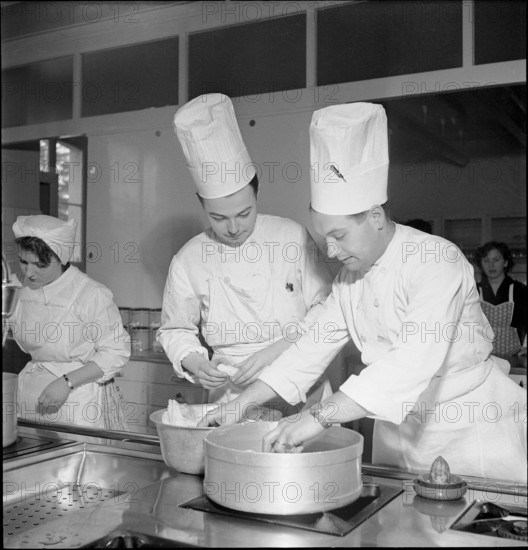 Prepare fish at school for hotel management 'Vieux Bois' Genf 1951