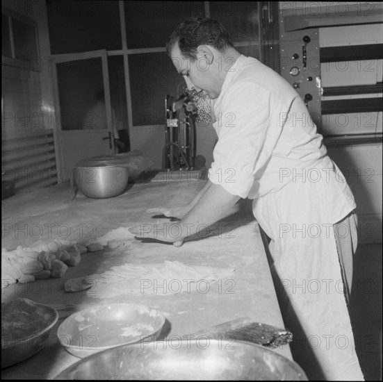 Course for making bread at technical college for baker, Lucerne 1958