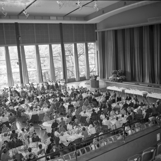 Jubilee of school for social work in Zurich 1955