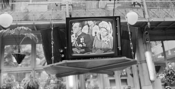 Royal wedding in Amsterdam 1966: TV set in a shop window