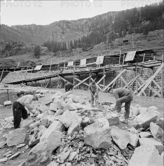 Avers - Val di Lei connection road under construction 1959