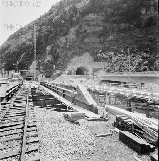 Road on the left shores of the Walensee under construction, 1959