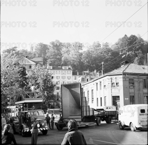 Traffic obstruction due to heavy load, Lausanne 1957