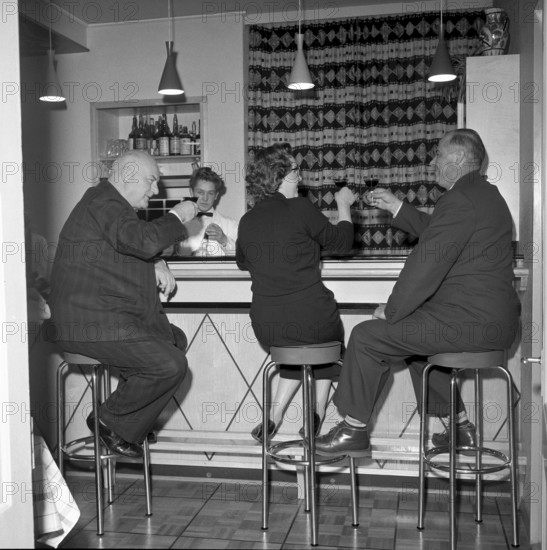 Course for waitress and waiter at Hotel Felsberg in Weggis 1957