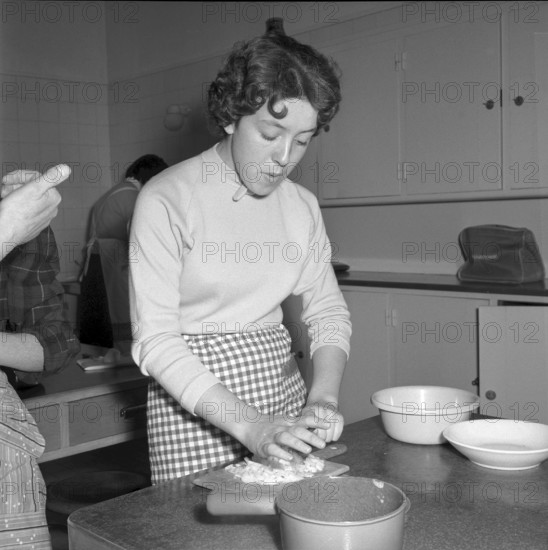Italian women at Hauswirtschaftsschule Zurich 1957