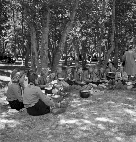 30 years alliance of Swiss girl scouts: anniversary meeting in Ulrichen 1949