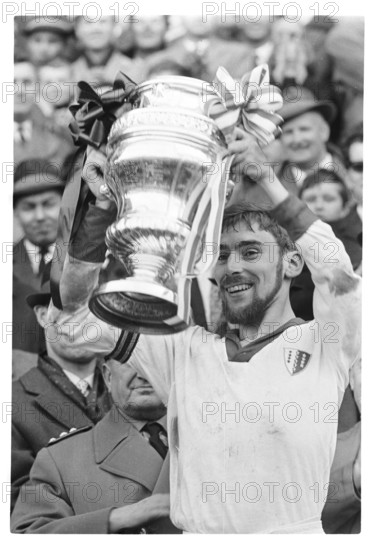Swiss Cup final 1965: FC Sion wins the cup, Georgy receiving the trophy