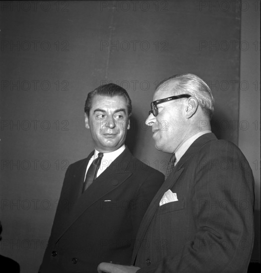 International Solidarity Chain radio transmission 1945