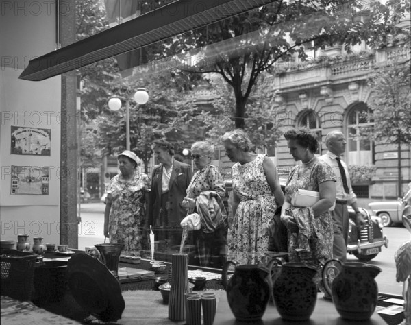 Household articles shop at the Bahnhofstrasse in Zurich, 1947