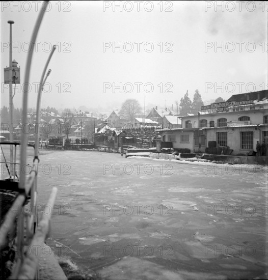 Horgen, tannery Huni & Co, ice floes on Lake Zurich 1941