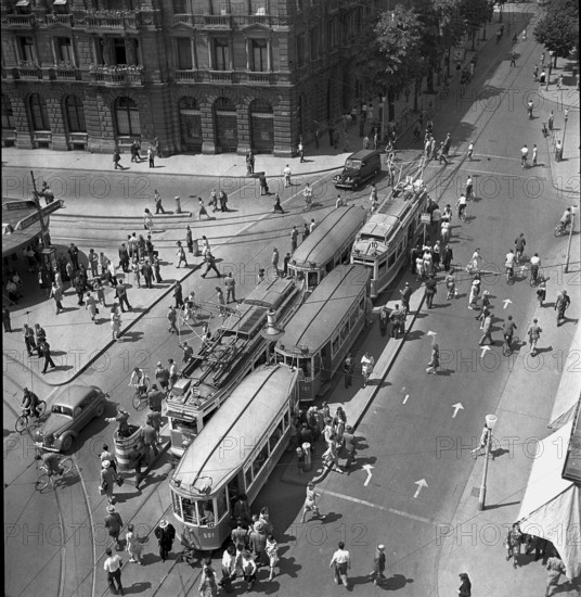 Paradeplatz, Bahnhofstrasse in Zurich, 1947