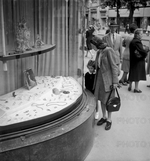 Bahnhofstrasse in Zurich, 1947