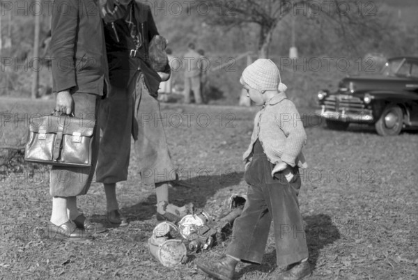 Failed emergency landing of a french jet fighter 1954