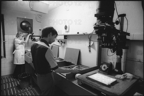 Ringier picture service, Ringier Bilderdienst RBD ""Ribidi"", photographic laboratory, Zurich 1977