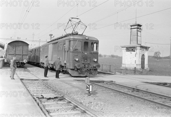 Unguarded railroad crossing near Eschenbach 1972: Car and train accident