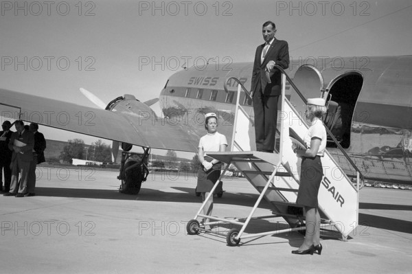 Siwssair donation of a DC3 to the Traffic museum Lucerne 1969