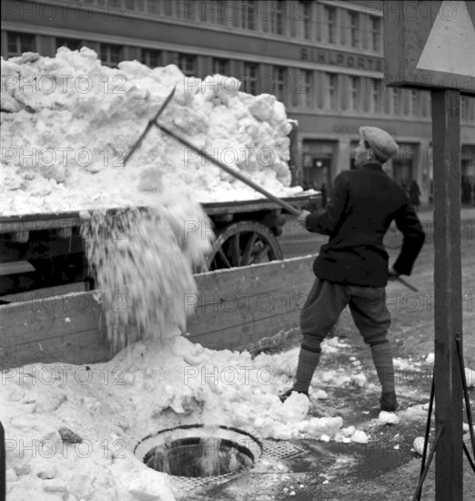 Zurich with snow, 1941 or 1942