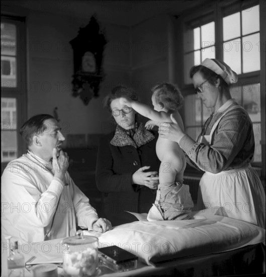 Further training at obligatory school for domestic science, Schlieren 1944