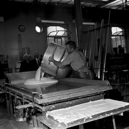 LATEX-Schaumgummi Fabrik H. Neukomm AG, Hadlikon 1960