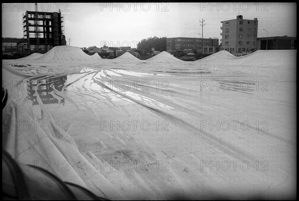 Construction of a air-inflated structure, airhouse in Dietlikon 1972