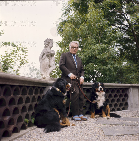 Paul Burkhard, composer, Zell ZH 1968