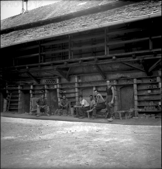 Workers in front of a brickworks, St. Margrethen 1946