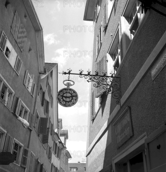 wrought-iron watchmaker shop sign in Bienne 1942