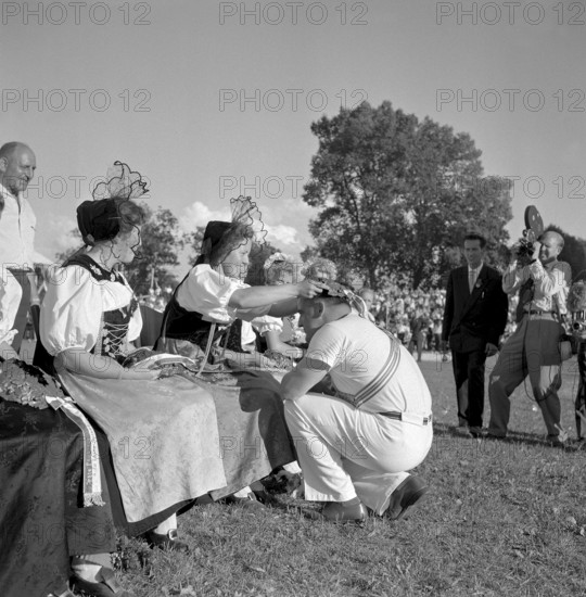 Swiss wrestling festival Freiburg 1958: champion Max Widmer