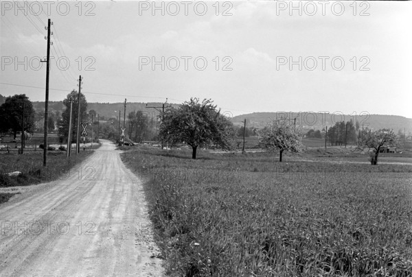 Unguarded railroad crossing near Bassersdorf 1965
