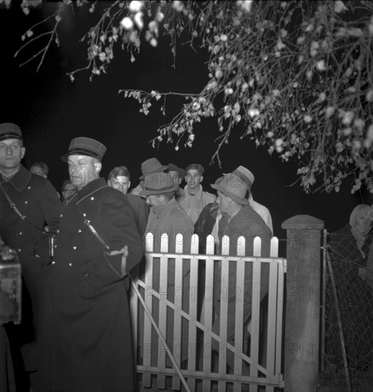 Homicide case Haberthur 1949: visit of the crime scene, barrier