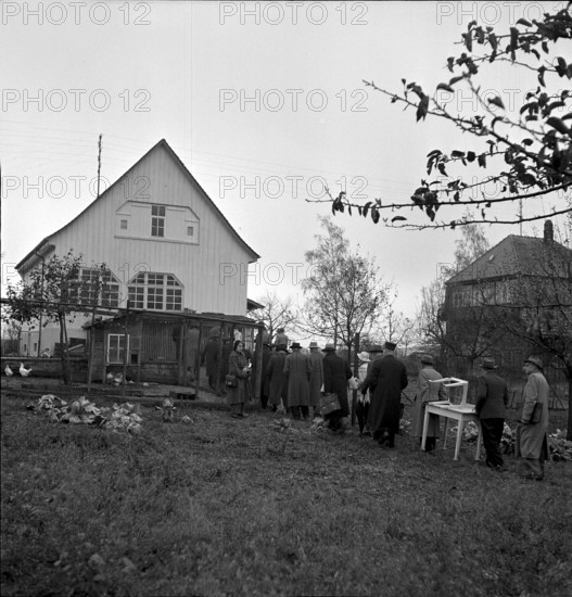 Homicide case Haberthur 1949: visit of the crime scene, home of family Haberthur