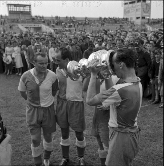 Swiss cup 1955/56, cup final: Young Boys - Grasshopper-Club Zurich. GC players celebrating