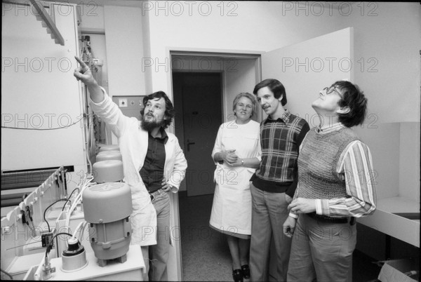 Moving from Ringier picture service to the new press house in Zurich 1978