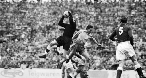 Swiss cup 1954/55, Cupfinal 1955: FC La Chaux-de-Fonds - FC Thun