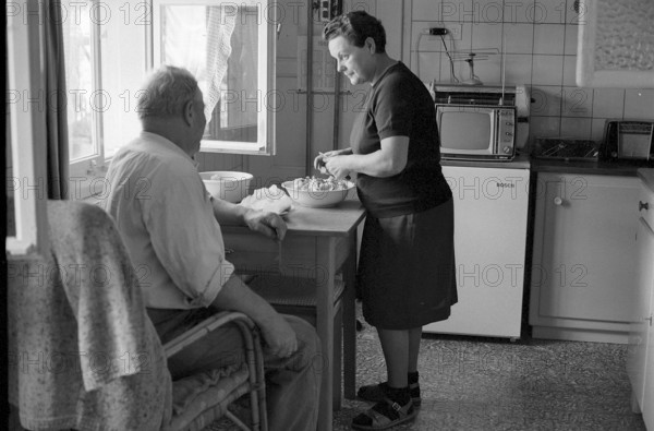 Schaggi Streuli and his wife Hedwig in their kitchen, 1969