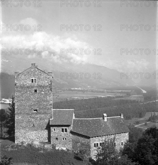 Ehrenfels castle near Sils im Domleschg, 1940