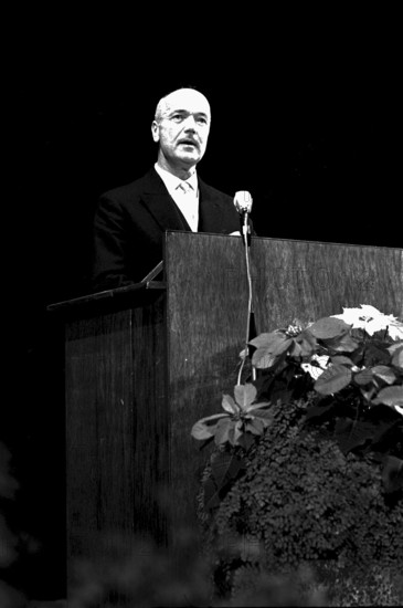 Emil Staiger receiving City of Zurich literature prize 1966: Words of thanks
