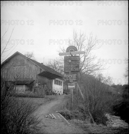 Angry citizen protests against missing street lighting, Villmergen 1948