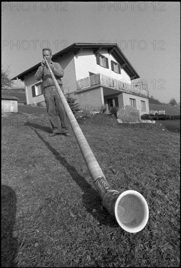 Alphorn-maker Josef Emmenegger, Eich 1973